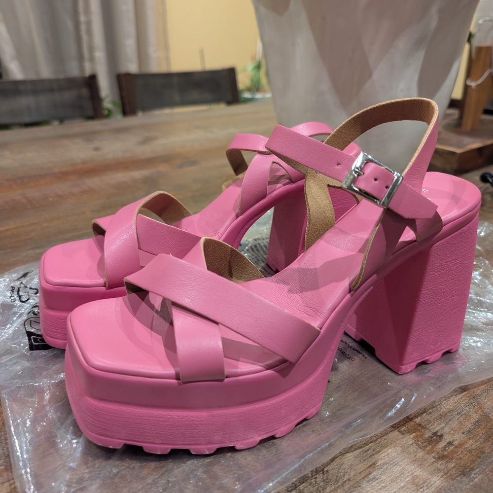 ASOS Pink Platform Sandals - Picture 3 of 8